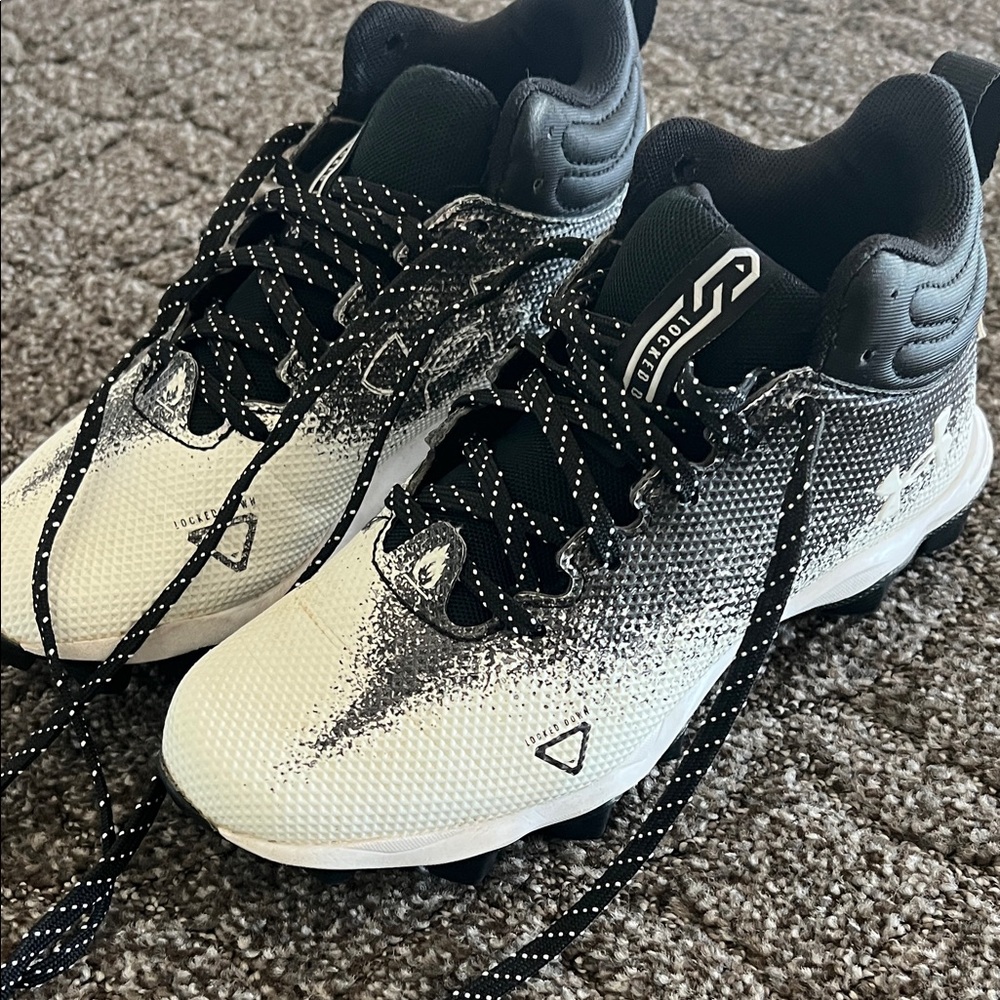 Under Armour Kids Gradient Black and White Cleats